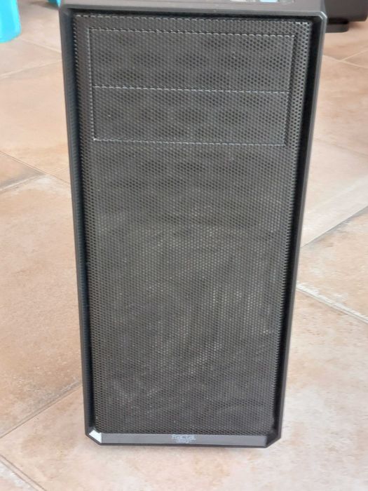 Гаймърски компютър Fractal Design