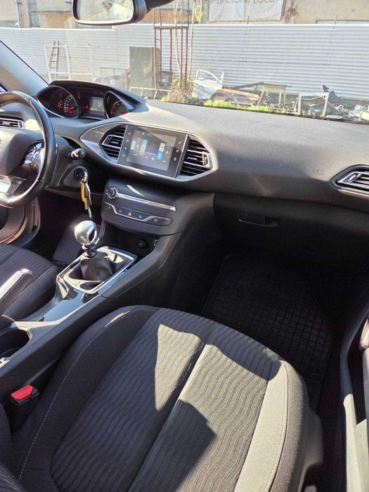 Пежо 308 SW, 2017