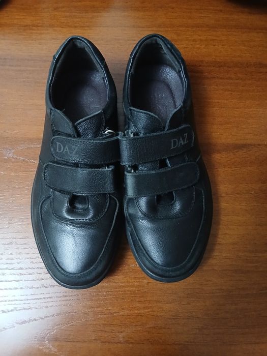 Продам детские туфли