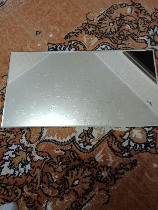 Зеркало без рамы