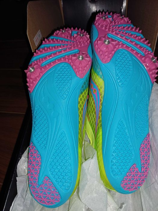 Шпайкове SAUCONY Endorphine