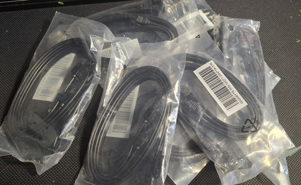 SATA кабель от Asus