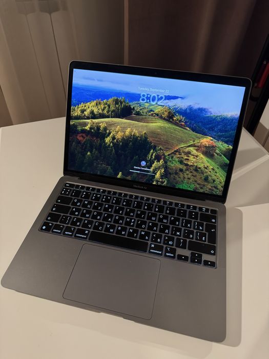 Продам MacBook Air 13”