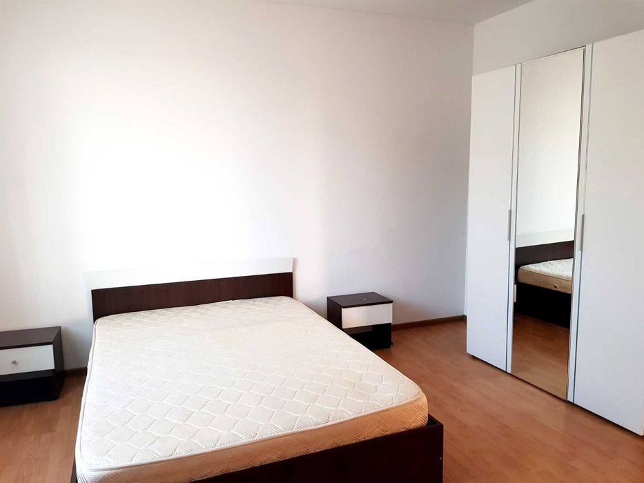 Proprietar inchiriez apartment cu 3 camere zona Spitalul Judetean