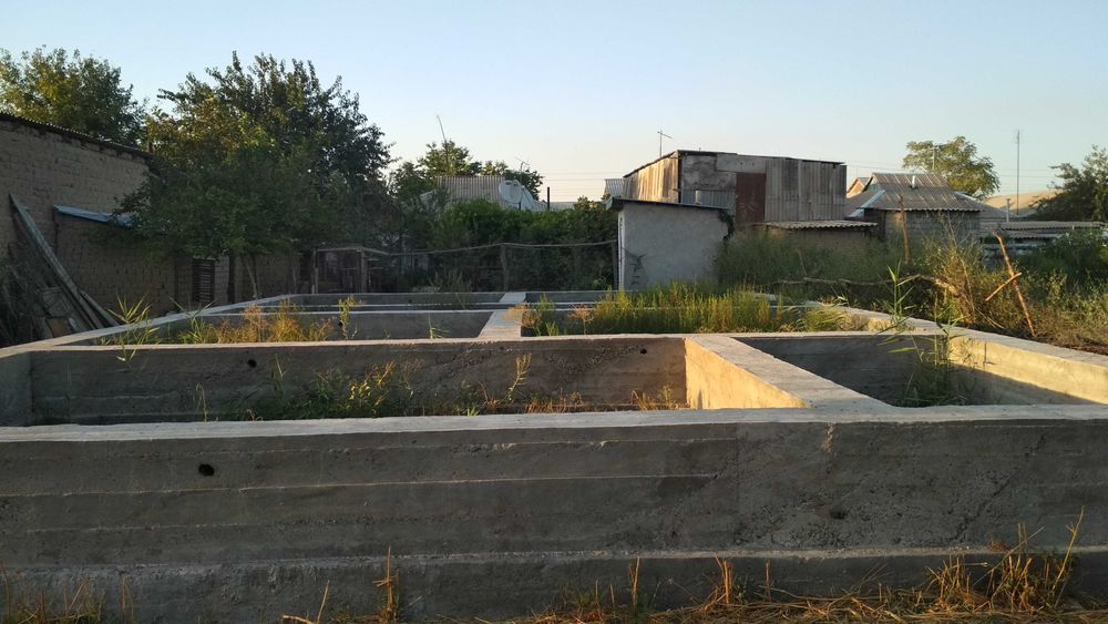 Участка сотилади йоки 2-3 хоналик Дўмга(шахар худудида) алмаштирилади.