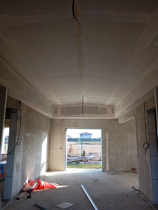 Casă modernă .  Sânpetru livadă.