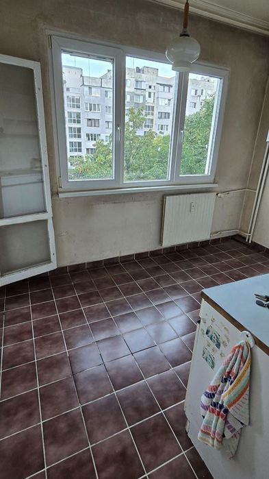 Двустаен апартамент в район Слатина! За ремонт! До детска градина!