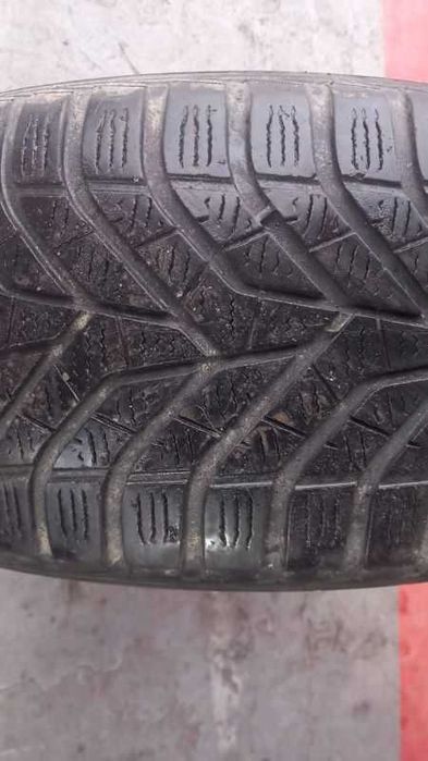 Vand patru anvelope de iarna folosite Yokohama 235/55/17