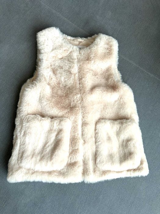 Детски пухен елек Zara - размер 120 - 6-7 г. като НОВ