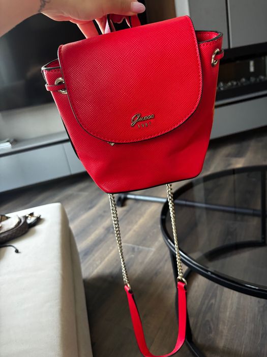 Червена Cross Body чанта Guess