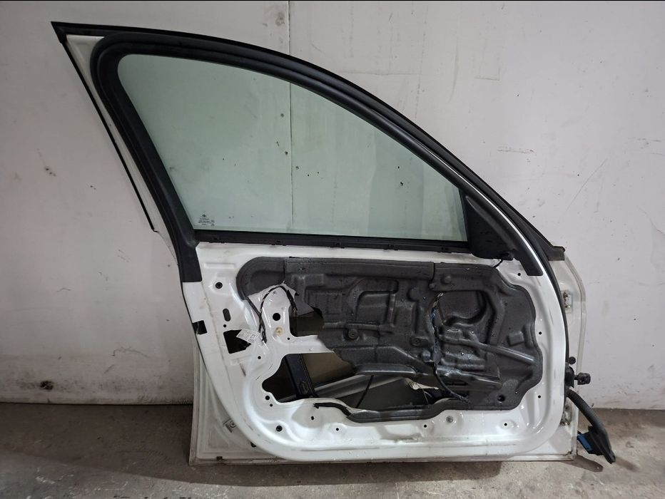 Usa stanga fata BMW e90