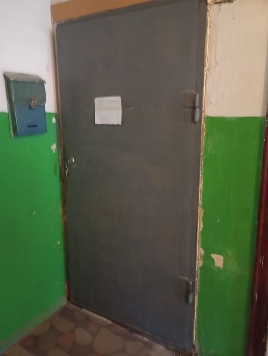 Продам дверь срочно