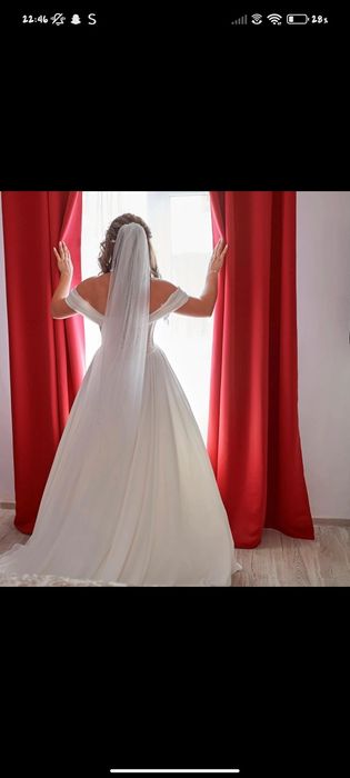 Rochie de mireasa + voal și cronolinaa de 2