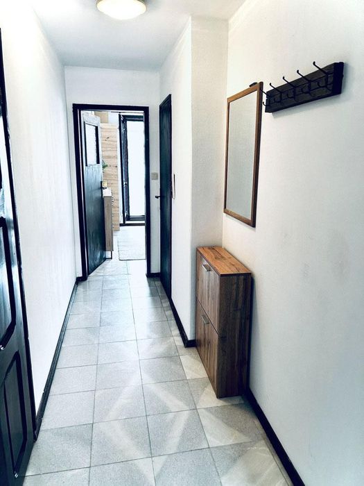 Дава се под наем Двустаен апартамент в Бургас, Център - 72 кв.м за 484.5 € - Снимка #2