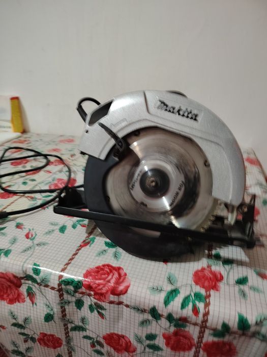 Дисковая пила, пчелка