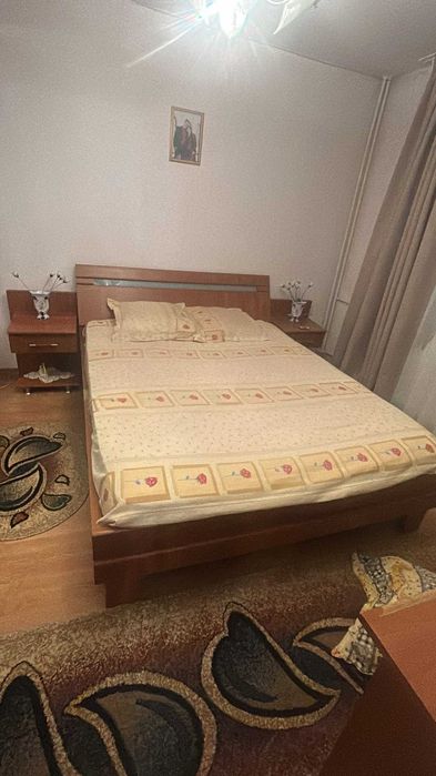 Vand pat de mijloc si birou culoare cires