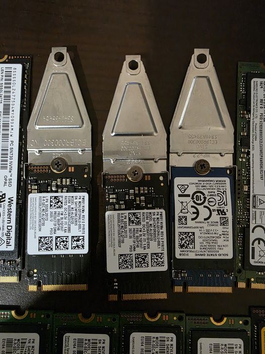 SSD-uri Solid State Drive NVMe 2280 Samsung Western Digital 512Gb