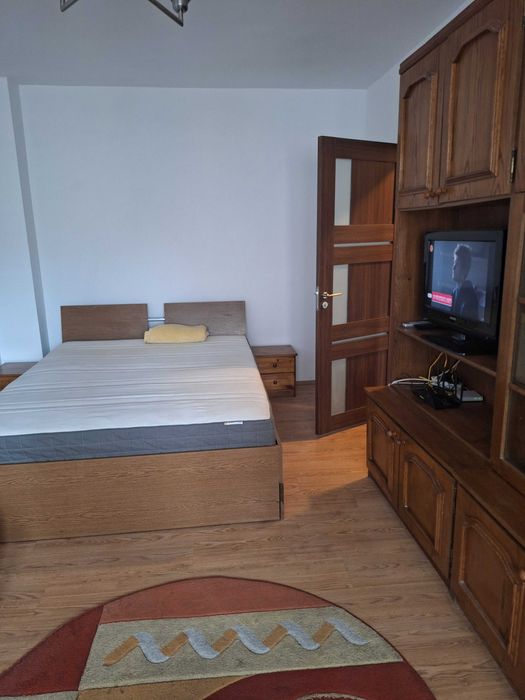 Inchiriere garsoniera la preț de 350 E