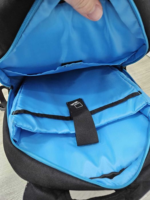 Ghiozdan Dicallo – compartiment laptop - Stare foarte bună