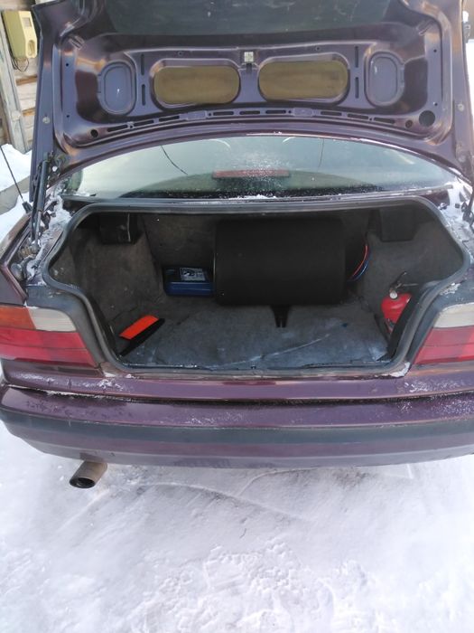 Продам BMW е 36.