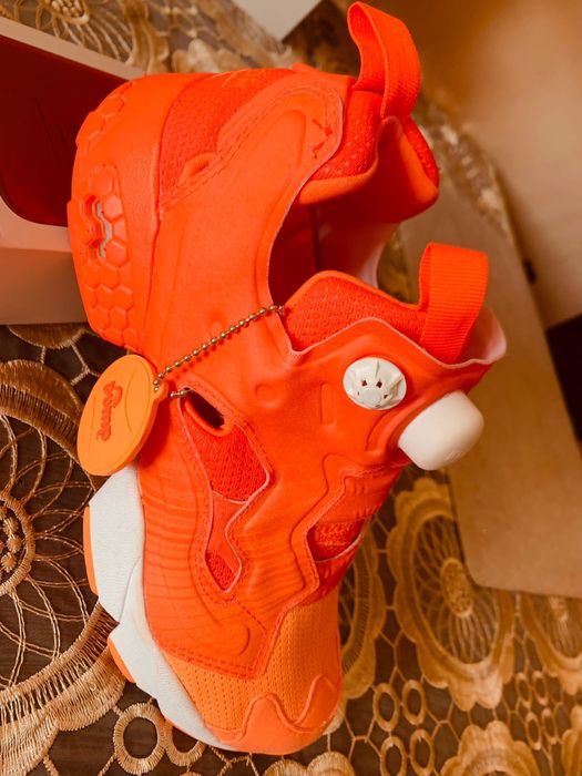 Adidasi Reebok  pump court mărimea 37