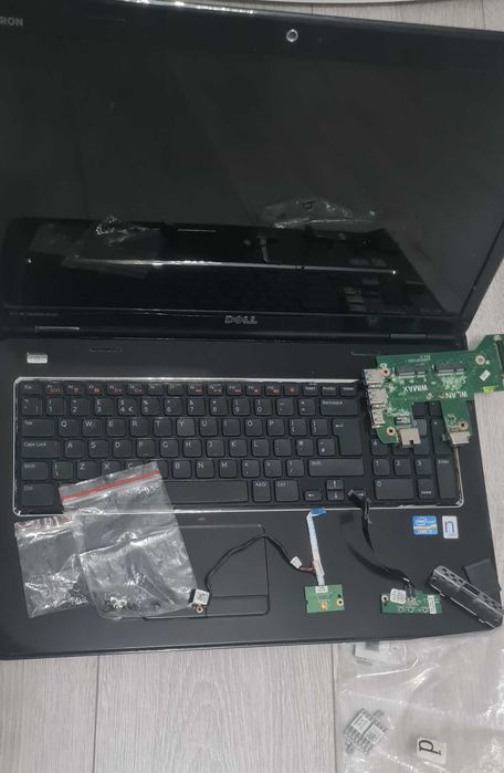Laptop Notebook Dell Latitude E5420 display spart i7 2670qm si Dell Inspiron N7110 defect