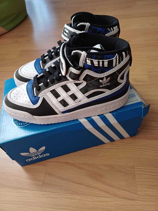 Adidas forum w mid nepurtati,in cutie marimea 36