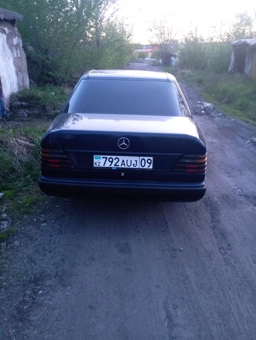 Продаю Мерседес 124
