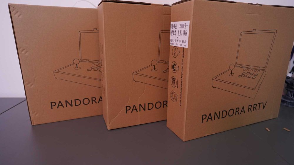 Портативна Аркадна Конзола в Куфар - 14 инча екран, батерия, компютър