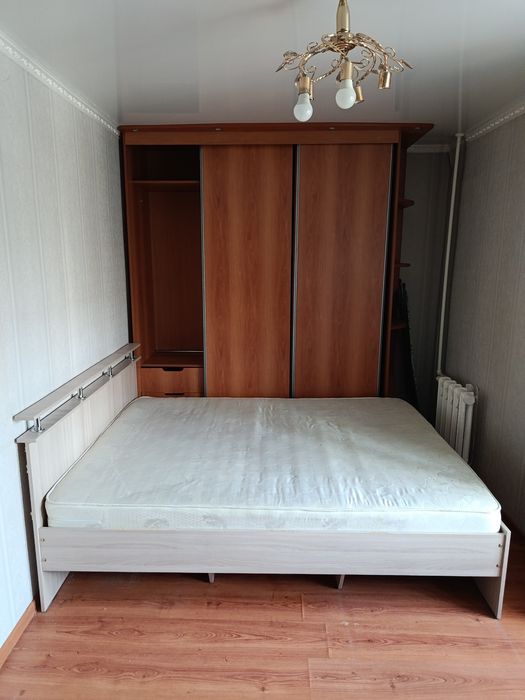Продам кровать и шкаф
