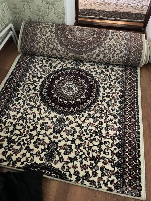 6,10×1,20 m chiroyli gilam sotiladi