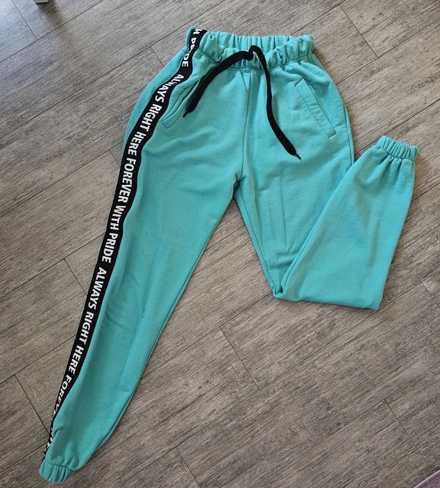 Спортен екип Nickole Collection S размер