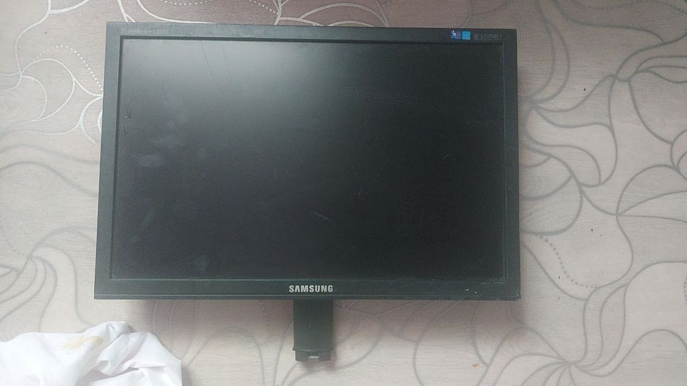 Два монитоа рабочие за 15к