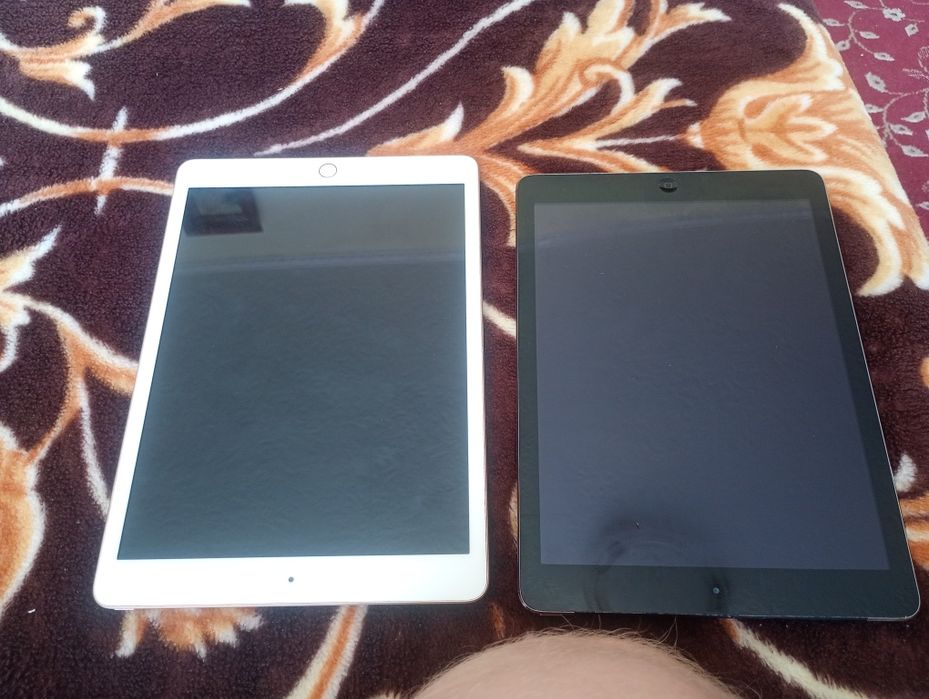Vând tablete Apple pentru piese