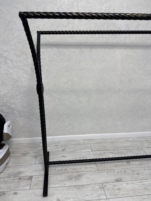 стойка для одежды