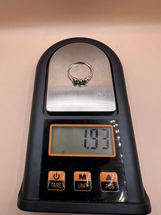 Продам золотое кольцо.