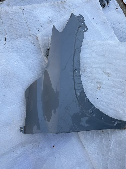 Aripă dreapta față toyota corola hybrid.