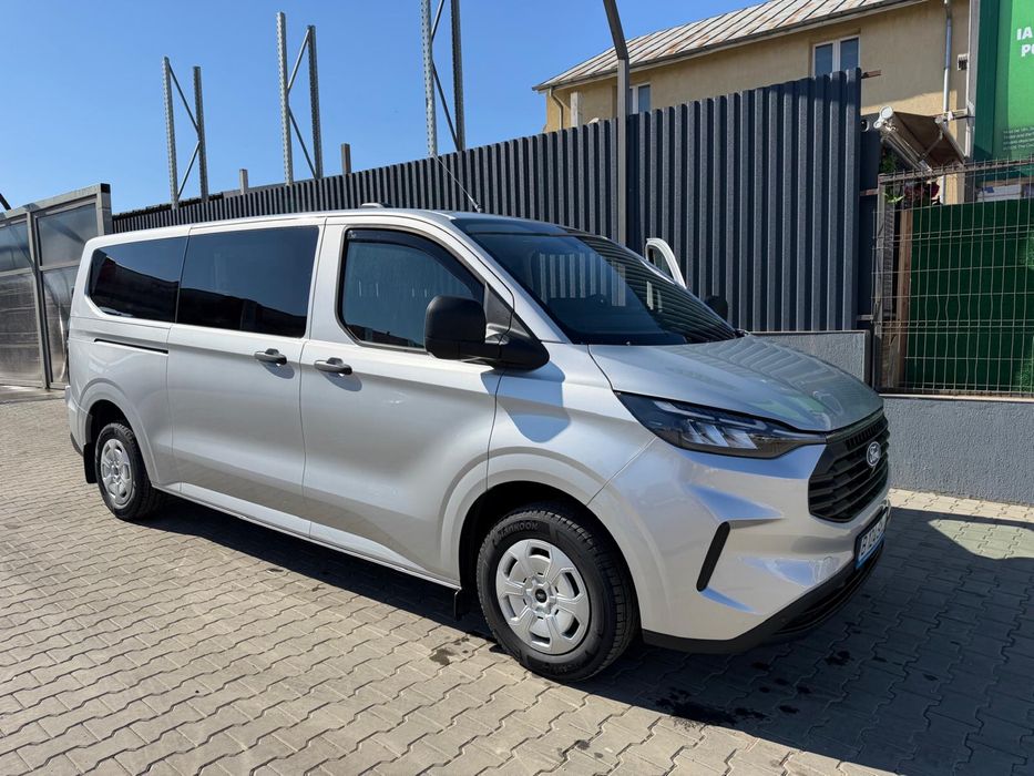 Ford transit custom 8+1