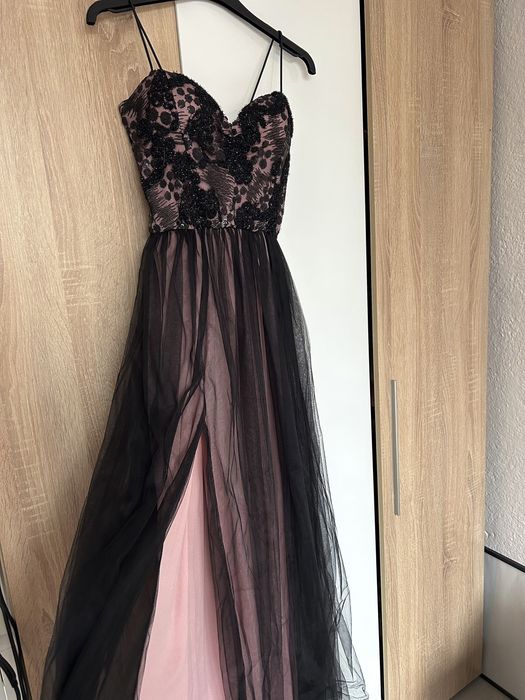 Продавам бална рокля