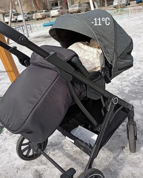 Детская прогулочная  коляска