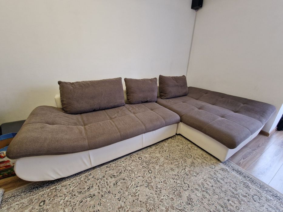 Colțar extensibil cu ladă de depozitare – stare foarte bună
