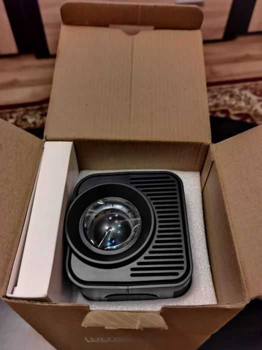 Transport gratuitVideoproiector led, suport 4k, 390 lumen, android, BT