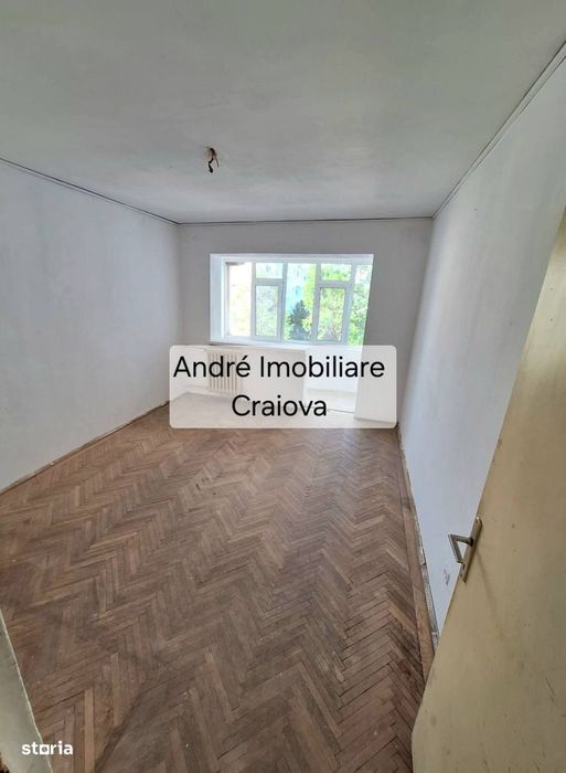 3 CAMERE DECOMANDATE,Valea Roșie,etaj intermediar,coloana gaze