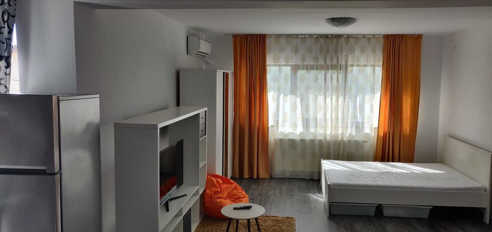 Persoană fizică, închiriez apartament cu o cameră, 35 mp,  Bucium - Rond 30