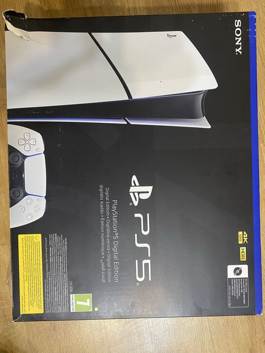 PS5 Digital + controller