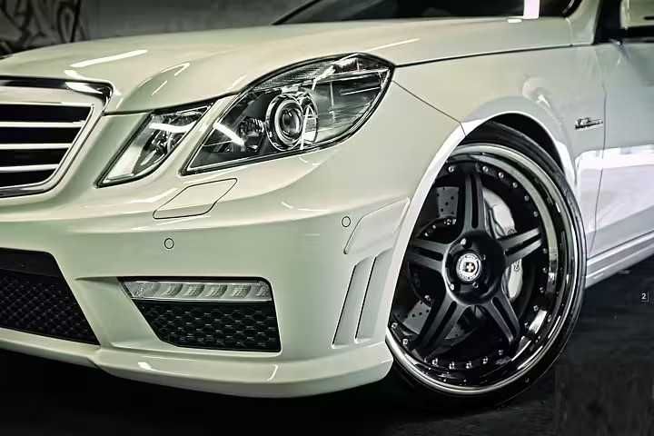 LED DRL дневни светлини за Mercedes W212 63 AMG броня 06-12