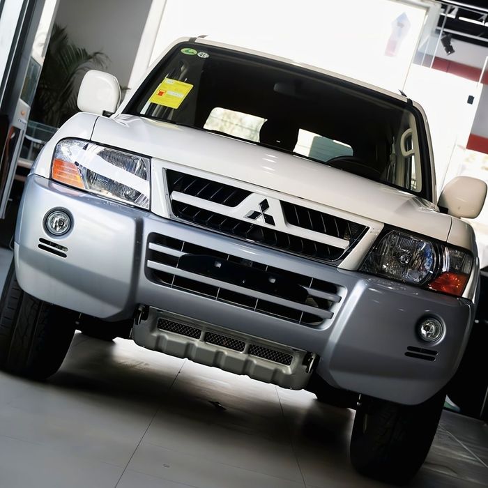 Стекла фар  Mitsubishi padjero V73, V75, V77