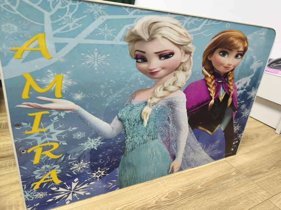 Vând paturi cu noptiere pentru copii 70x140 cm, cu saltele