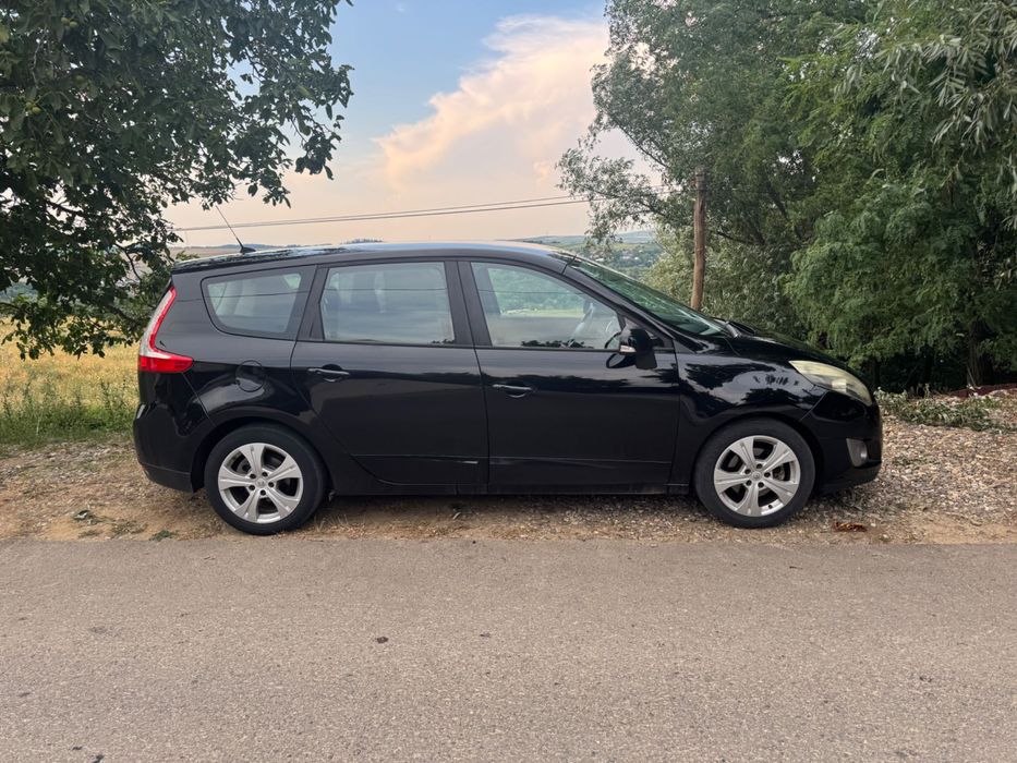 Renault Grand Scenic 1.5 dCi EDC – 7 locuri – Automat – 2011 – 253.000 km