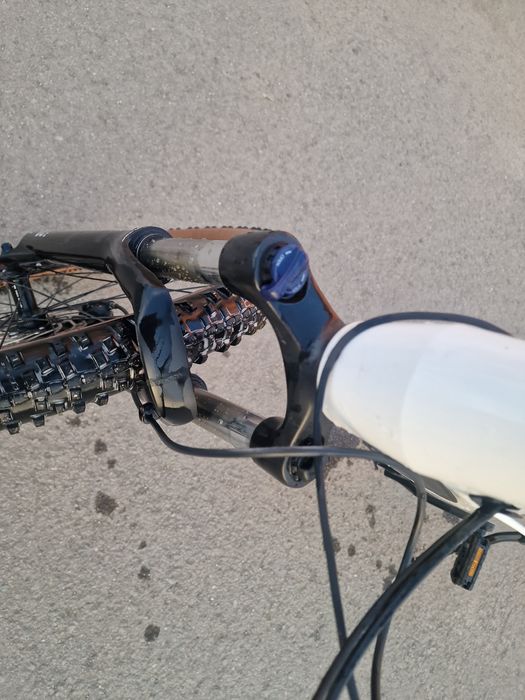 Bicicleta Cube Reaction ONE